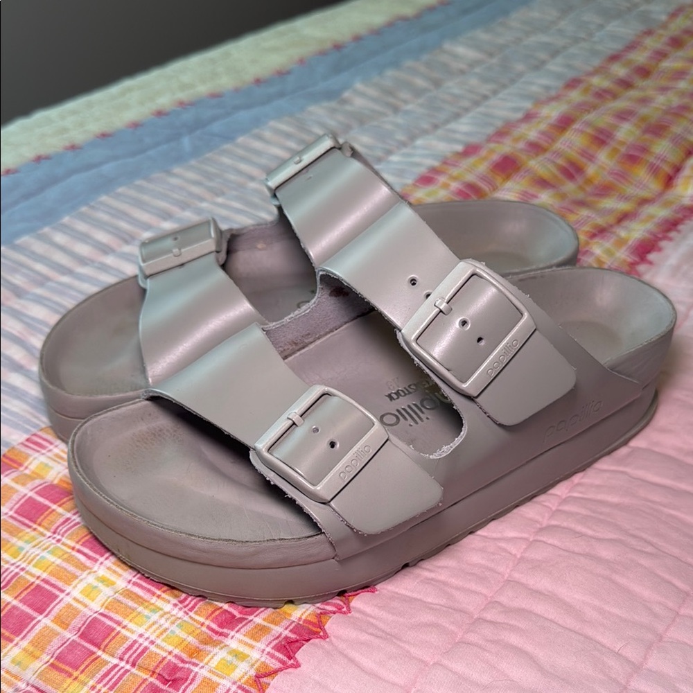 Birkenstock platform Sandals. Gray Slide Sandals with Buckles